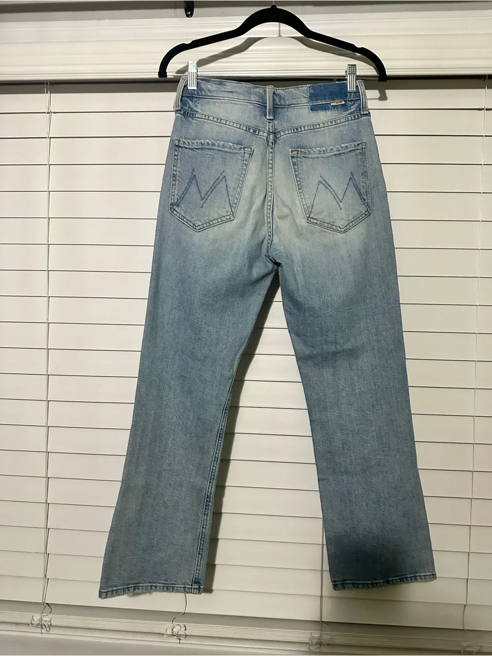 🤍 MOTHER The Tripper Flare Jeans in “I Confess” Wash 🤍 - Picture 7 of 8